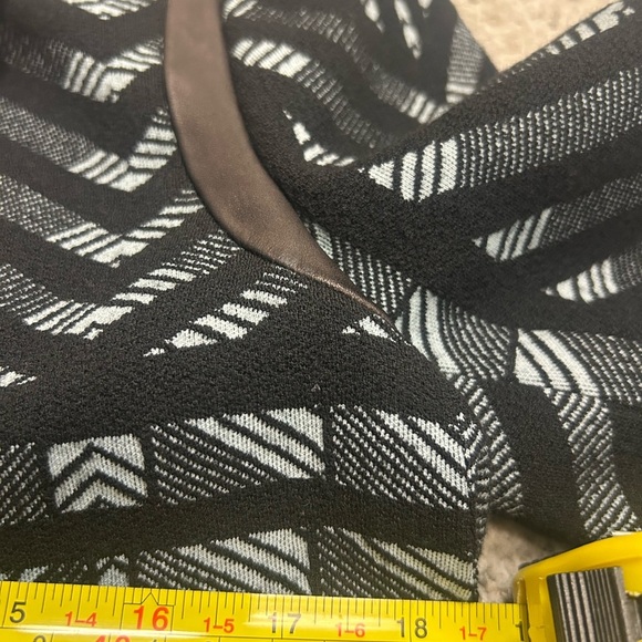 Diane Von Furstenberg 8 wool blend mono c leather trim jacket in great condition - Picture 15 of 16